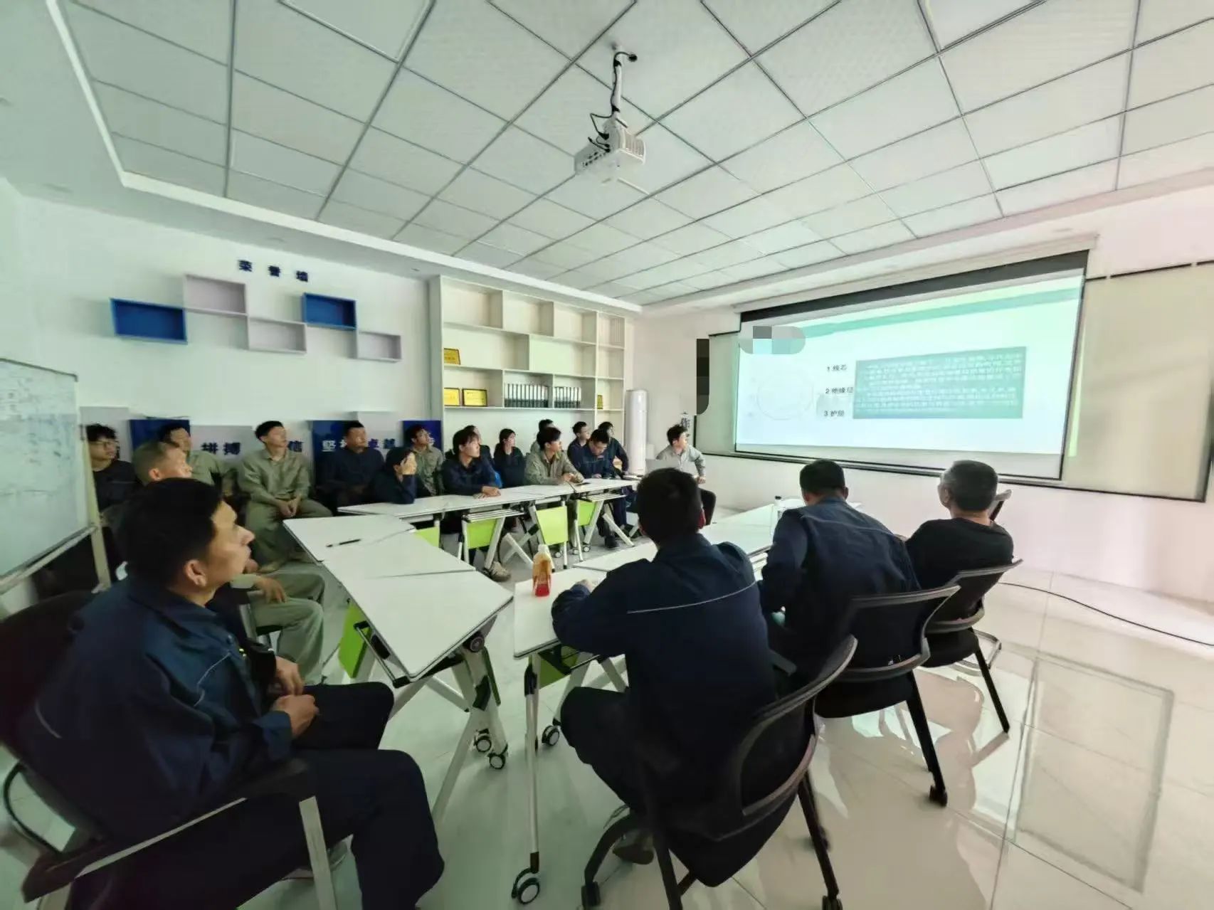 <a href='http://www.doggyphat.com/Ppzq/ersted.html'>電纜故障定位儀</a>檢測培訓