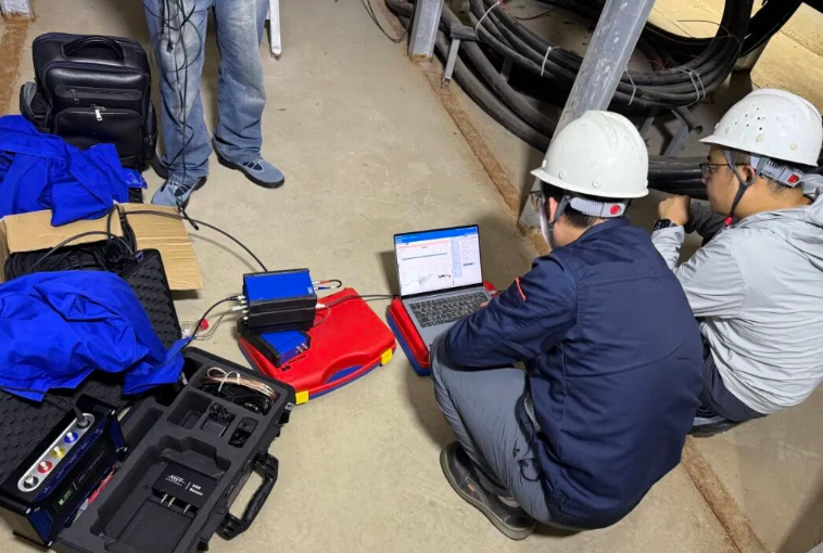 高頻電纜局放測試儀在電力測試現(xiàn)場 高頻電纜局放測試儀在電力測試現(xiàn)場