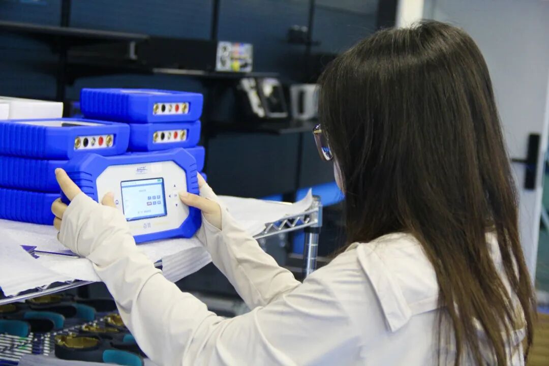 回路電阻測(cè)試儀使用現(xiàn)場(chǎng) 回路電阻測(cè)試儀使用現(xiàn)場(chǎng)