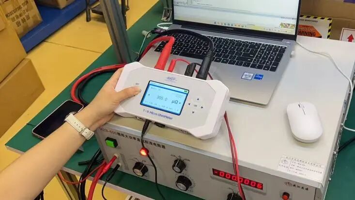 回路電阻測(cè)試儀測(cè)試現(xiàn)場(chǎng)